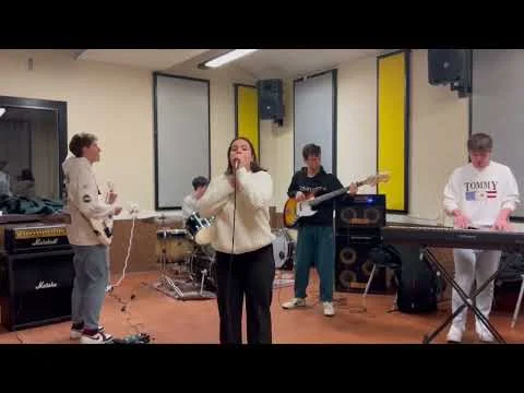 Thumbnail for Lonely day (cover), Studio